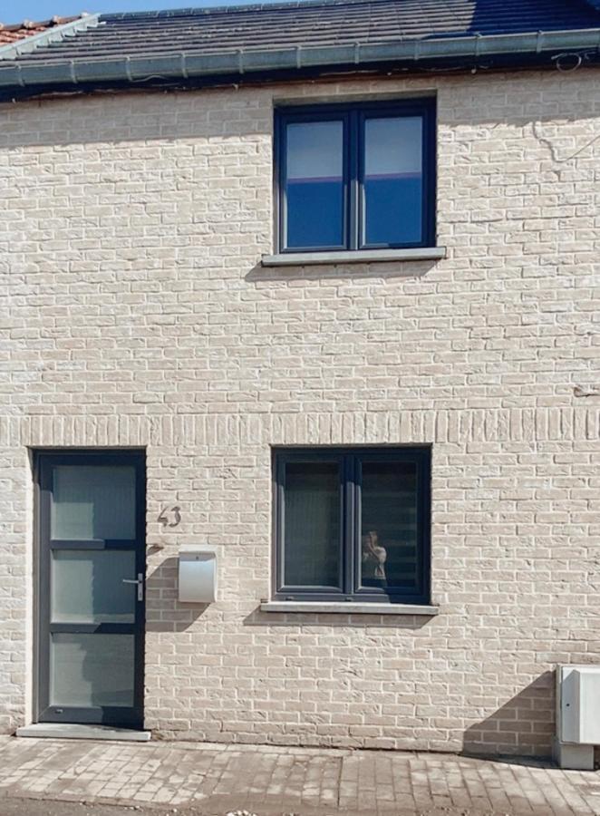 Maison A 3,2Km De L'Aeroport 샤를루아 외부 사진